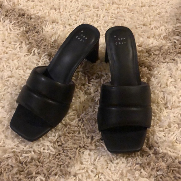 Lilah Padded Slide Sandal Heels in Black - Picture 4 of 7